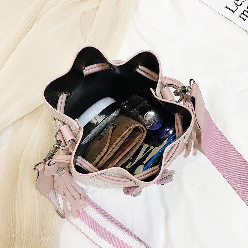 Изображение товара: Милая модная сумка с веревкой, сумка-ведро, дамская сумка с кроликом из мультфильма, сумка на плечо, сумка для путешествий на открытом воздухе, высокое качество, скидка