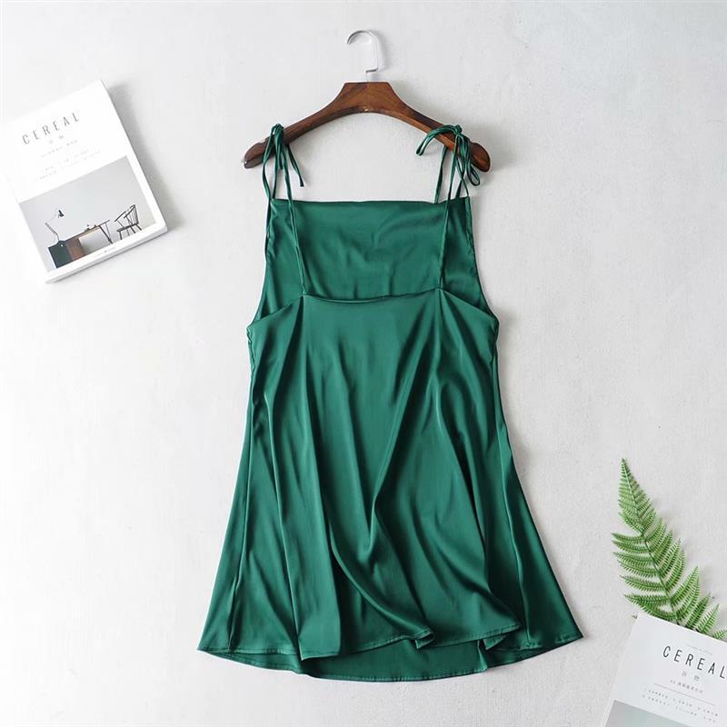 Изображение товара: Сарафан на тонких бретелях, женское атласное зеленое летнее платье, 2021 тонкое платье из искусственного шелка, с открытой спиной повседневные пляжные женские платья
