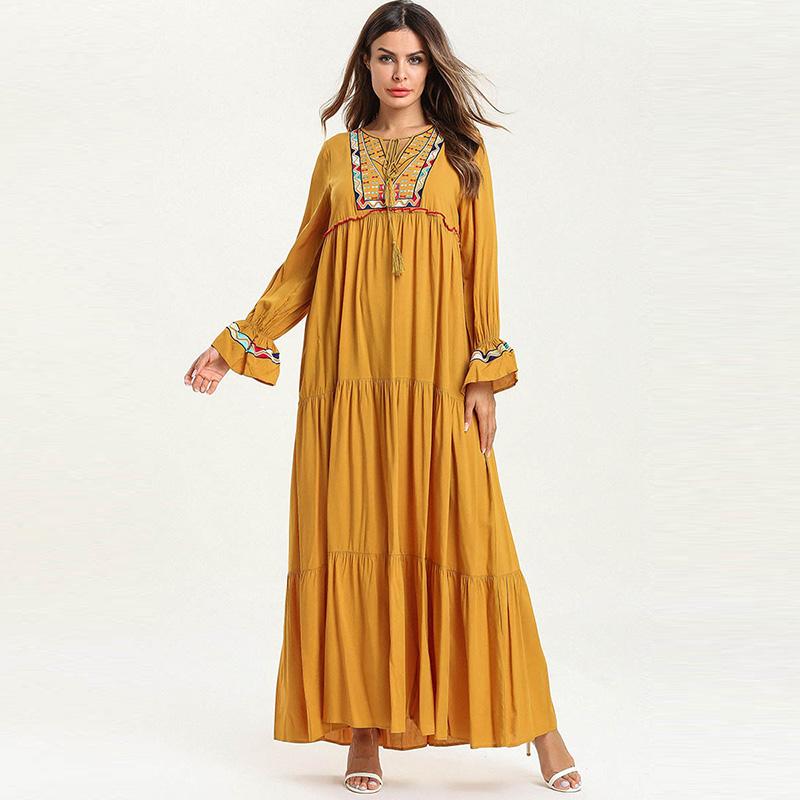 Изображение товара: Модное свободное Плиссированное женское платье средневосточного мусульманского стиля с длинными рукавами многослойное повседневное тонкое платье с вышивкой для лыж