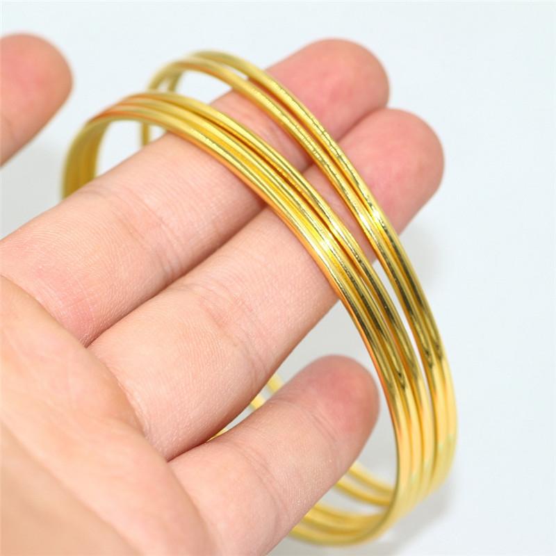 Изображение товара: Светильник-желтый тонкий браслет золотого цвета с гладким дизайном для женщин, изысканный браслет, свадебная бижутерия, подарок, диаметр 7,2 см
