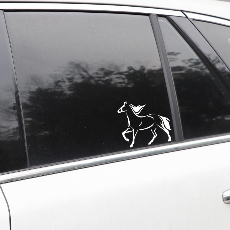 Изображение товара: YJZT 16,3 см * 15,6 см лошадь Модный узор виниловая наклейка кузова автомобиля декоративный автомобильный стикер черный/серебристый C4-2122
