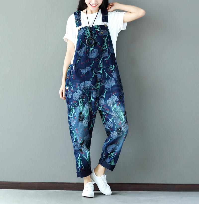 Изображение товара: Комбинезон женский джинсовый с широкими штанинами, мешковатый Свободный комбинезон с цветочным принтом, с рваными подтяжками, в ковбойском стиле