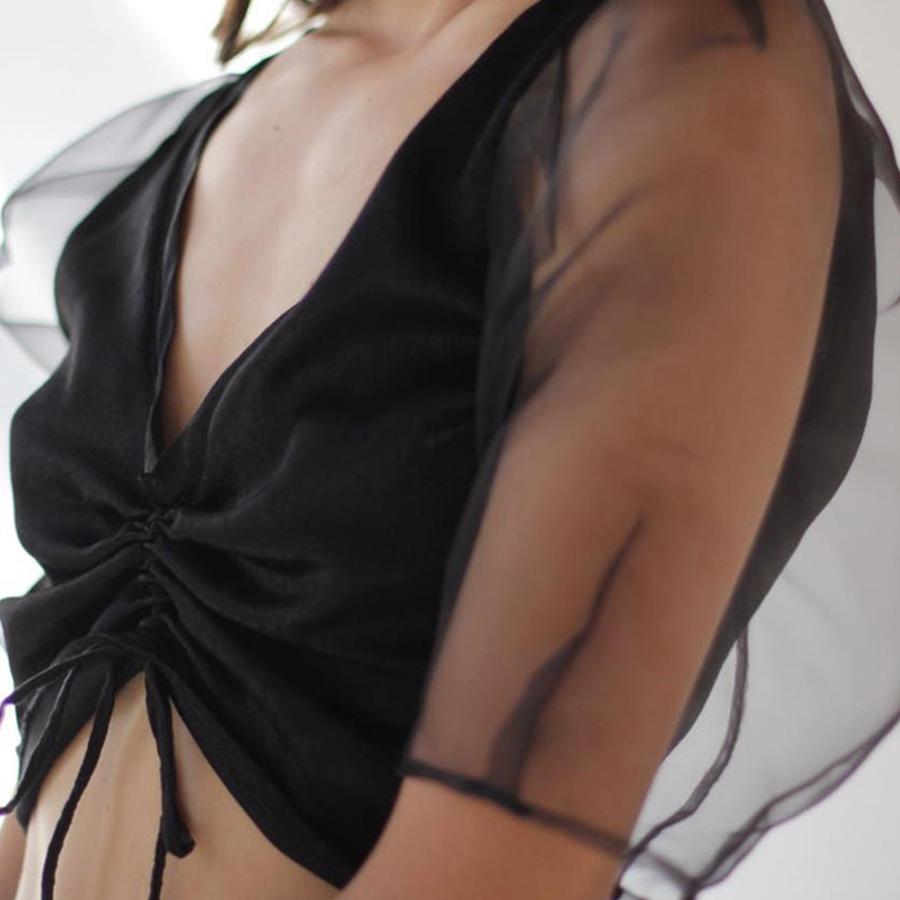 Изображение товара: Модная черная короткая женская футболка с V-образным вырезом, прозрачный укороченный топ с пышными рукавами, летняя уличная одежда, облегающая женская футболка