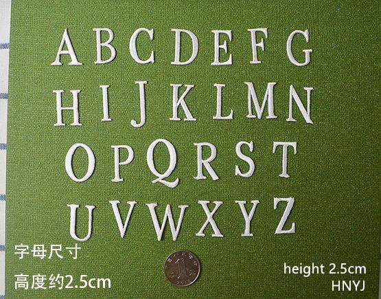 Изображение товара: 10 шт. 2,5 см высота белый алфавит вышитые патчи железные на имя мотив аппликация шляпа-сумка для обуви Декор отеля комплектующие для стола