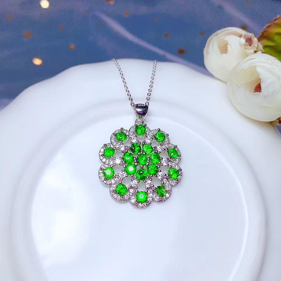 Изображение товара: Элегантная зеленая Подвеска из диопсида ожерелье для женщин серебряные ювелирные изделия хорошего зеленого цвета привлекательный натуральный драгоценный камень экономичный подарок