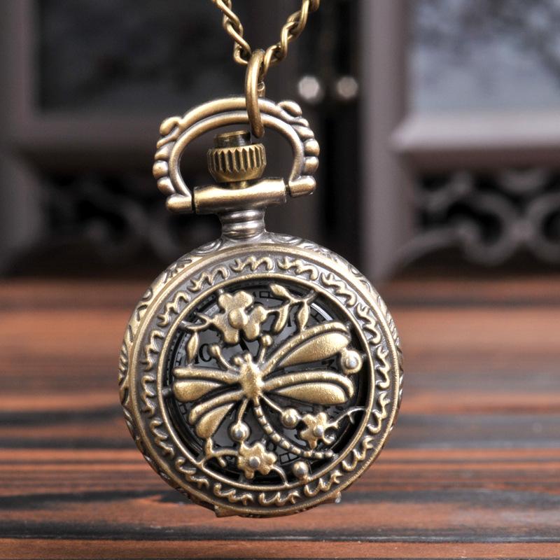 Изображение товара: Небольшие кварцевые часы с бронзовым рисунком Стрекозы с белой поверхностью в стиле ретро карманные часы с ожерельем