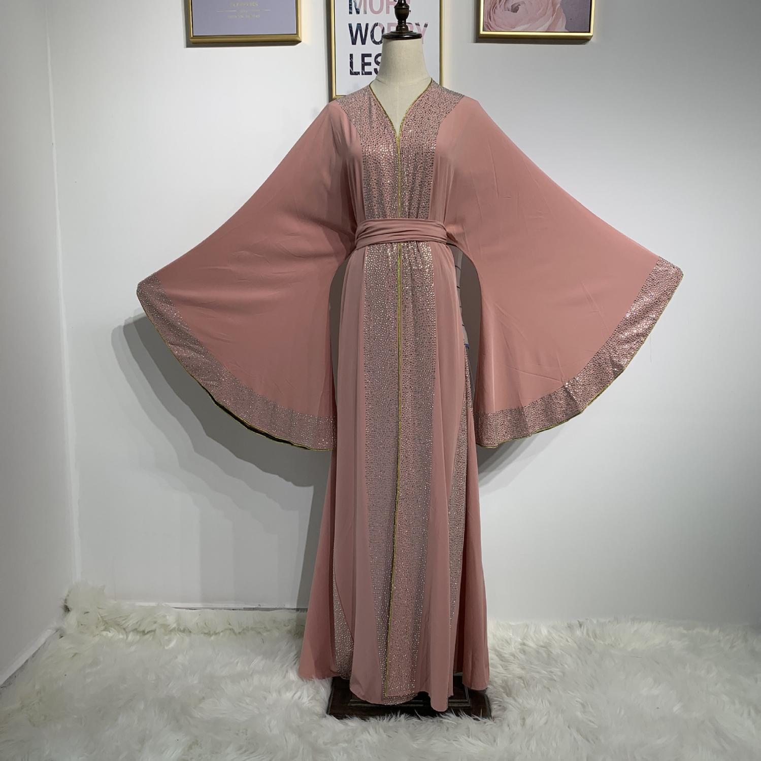 Изображение товара: Роскошное женское кимоно, кафтан, халат с заклепками, Дубай, исламский хиджаб, мусульманское платье, кафтан абайя, Катар, Оман, Турецкая одежда