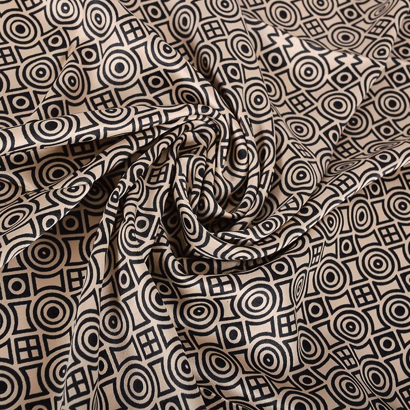Изображение товара: [BYSIFA] женские шарфы, хиджабы, Осень-зима, матовый атласный квадратный шелковый шарф, платок, женский шарф, Новый мусульманский шарф с геометрическим рисунком