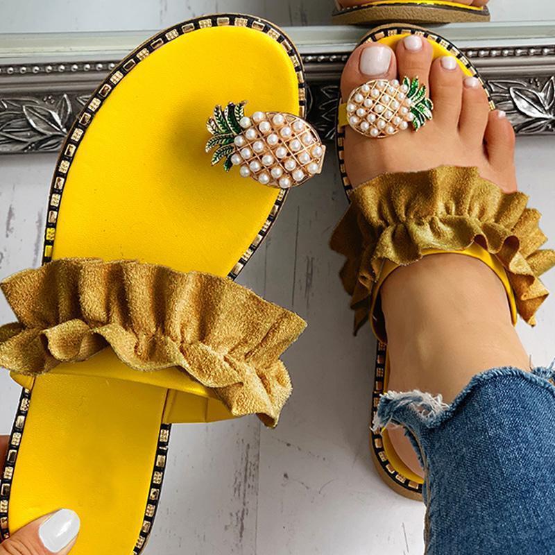 Изображение товара: Шлепанцы женские на плоской подошве, повседневные сандалии с цветами, жемчужинами, удобная пляжная обувь, лето 2020