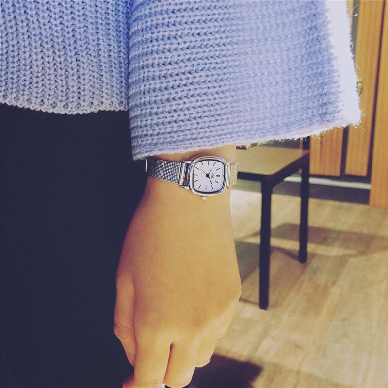 Изображение товара: Женские наручные часы с квадратным циферблатом, простые серебристые женские часы с сетчатым ремешком, модные повседневные женские кварцевые часы, женские часы в подарок