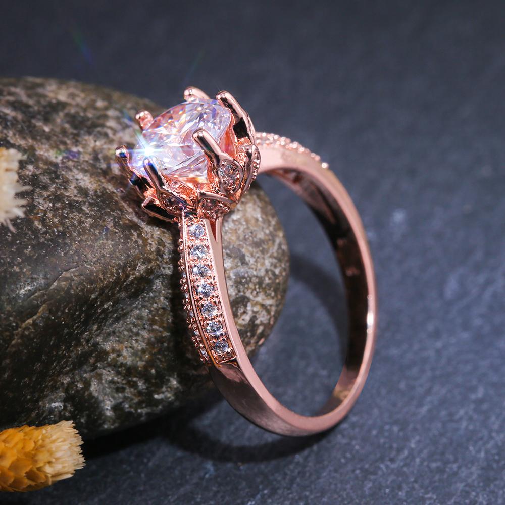 Изображение товара: Huitan Luxury Rose Gold Color обручальное кольцо с цветком с круглым циркониевым кристаллом, ослепительное предложение ювелирные изделия на безымянный палец Ring