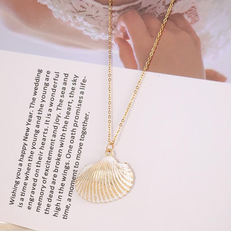 Изображение товара: Ожерелье с кулоном в виде ракушек и морских звезд золотого цвета из сплава для женщин и девушек коллекция 2021 года, модные ожерелья-цепочки из нержавеющей стали