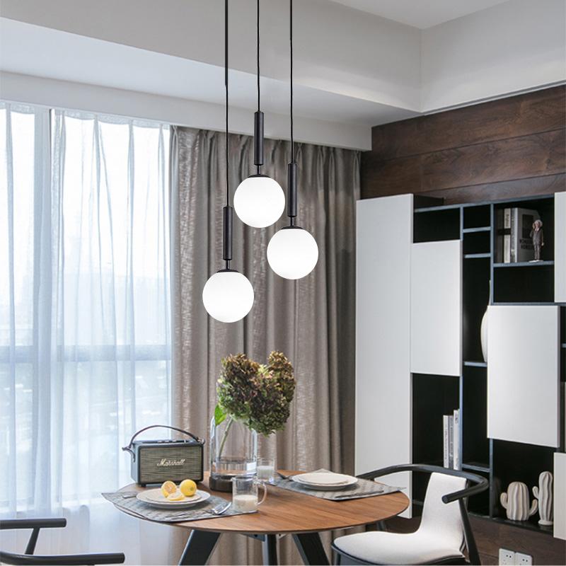 Изображение товара: Новая Скандинавская Подвесная лампа, современная столовая, гостиная, стеклянная Подвесная лампа в форме шара, декоративная стеклянная Подвесная лампа, простой светильник льник