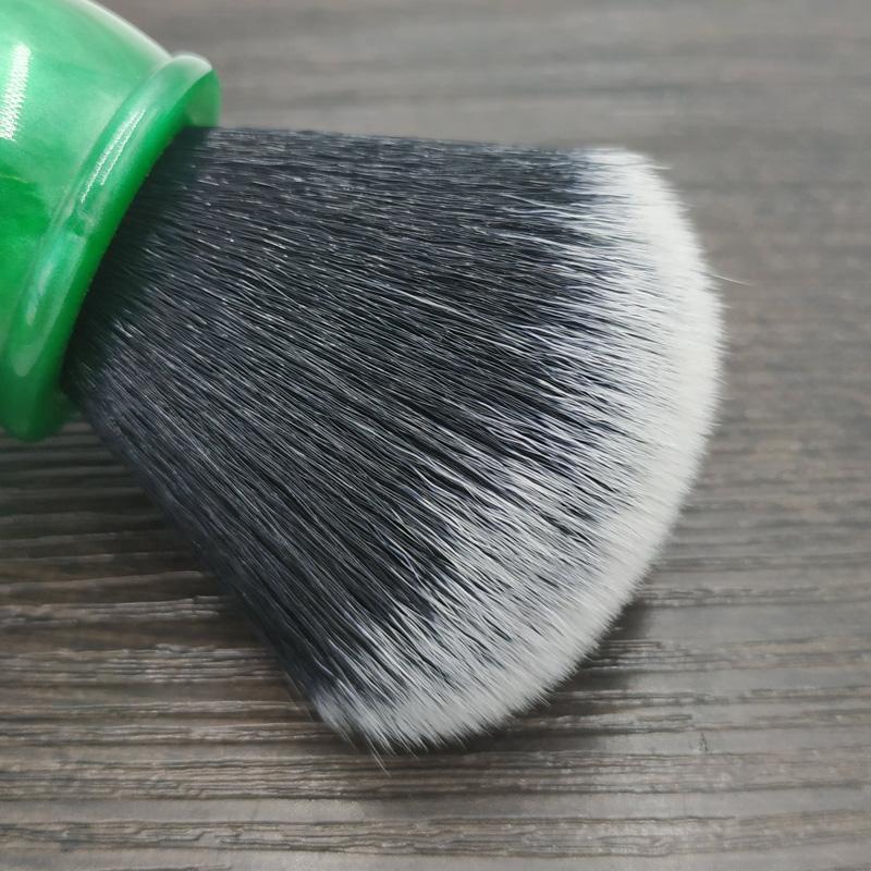 Изображение товара: Щетка для бритья dscosmetic 26 мм из синтетических волос под смокинг с полимерной ручкой
