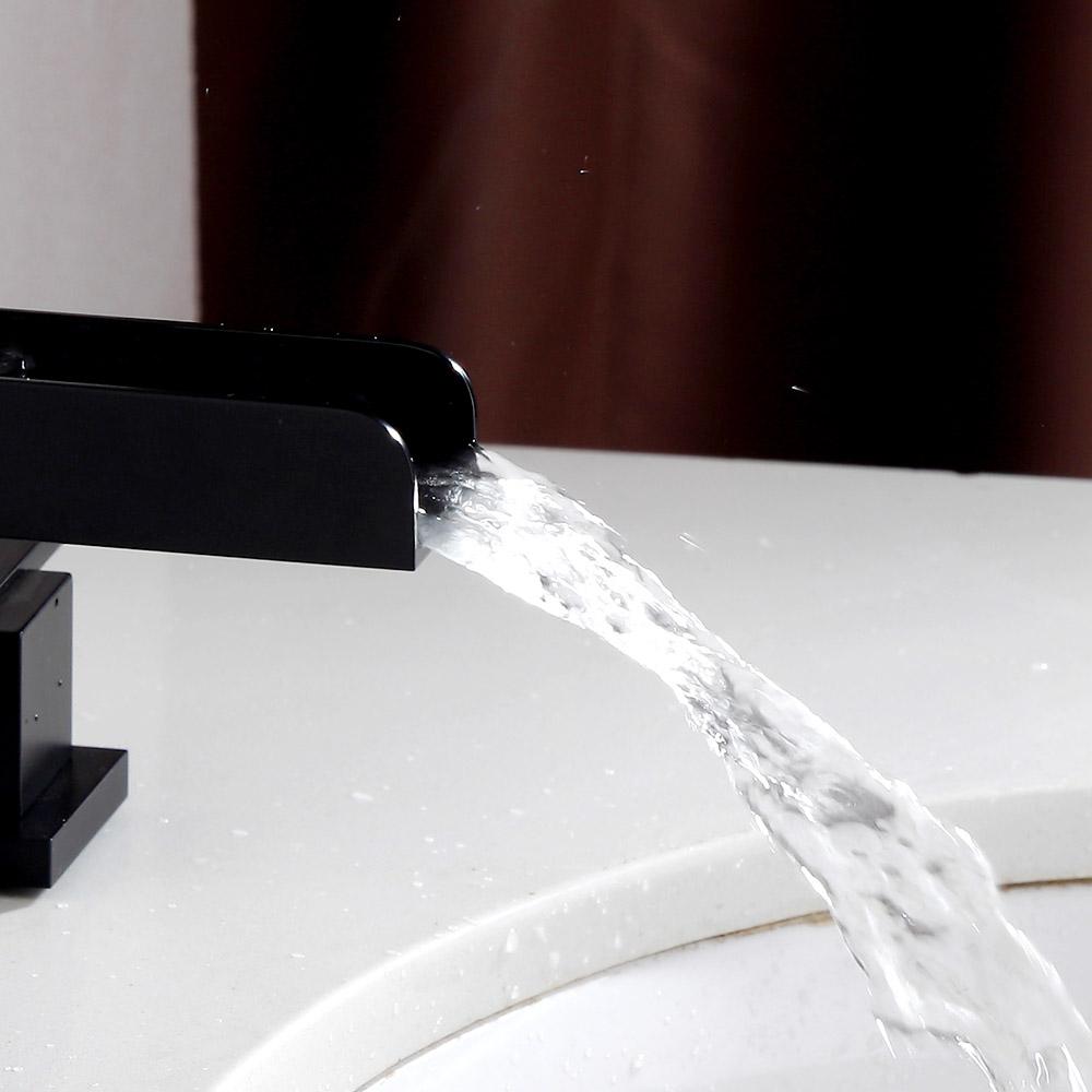Изображение товара: Квадратный водопад стиль смеситель для ванной комнаты черный 3 отверстия крепление на палубу двойные ручки смеситель для раковины твердая латунь кран для ванны