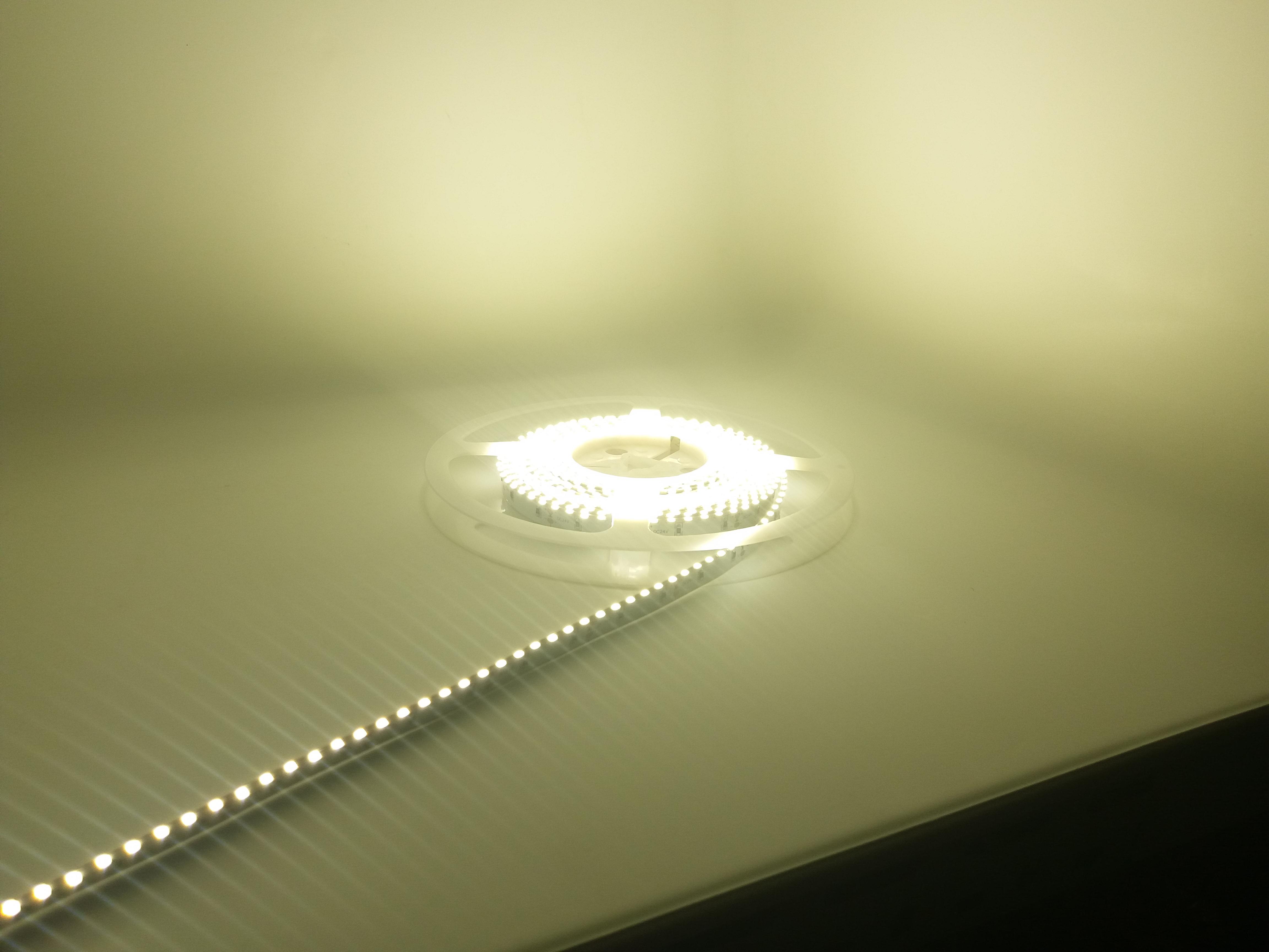 Изображение товара: Светодиодная лента 156LED s 15,6 W 3014 с боковым обзором, 5 м Катушка, 24 В постоянного тока, высокая плотность, светоизлучающие края светодиодная ленсветильник