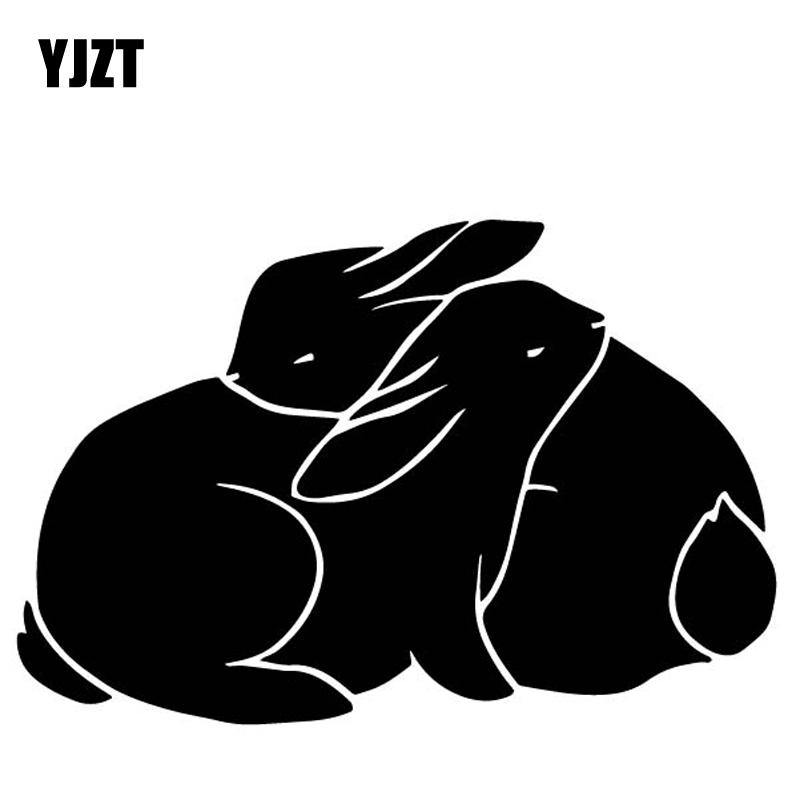 Изображение товара: YJZT 15,9 см * 10,6 см, мультяшный кролик, милый автомобильный багажник, украшение, автомобильная наклейка, Виниловая наклейка, рисунок, черный/серебряный цвет