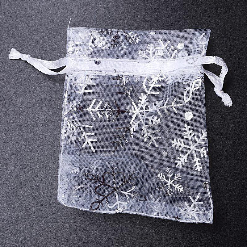Изображение товара: 100 шт., свадебные подарочные сумки из органзы, сумки для ювелирных изделий на шнурке, серебристые, белые, с принтом снежинок, прозрачные вечерние сумки
