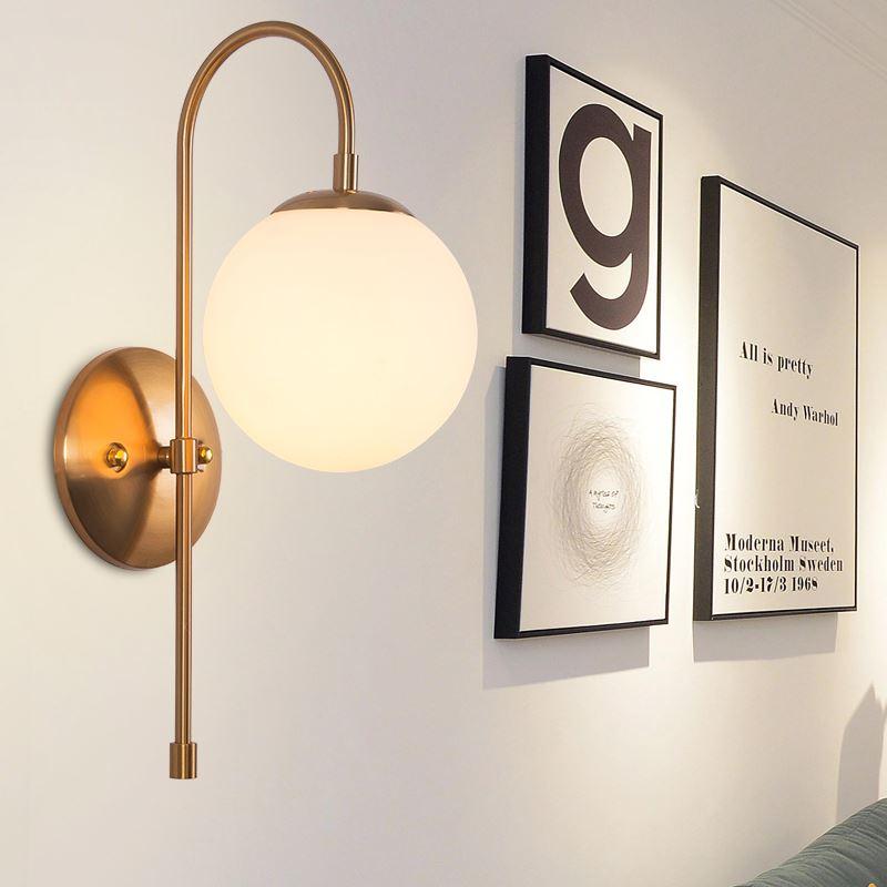 Изображение товара: Современная настенная лампа, Простой декоративный стеклянный светильник в виде шара, прикроватное украшение для спальни, кабинета