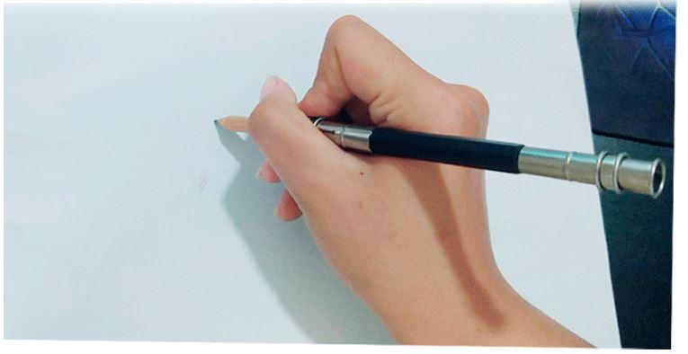 Изображение товара: 1 шт. Новый Регулируемый двойной держатель карандаша для скетчей школьный офисный художественный инструмент для карандашей