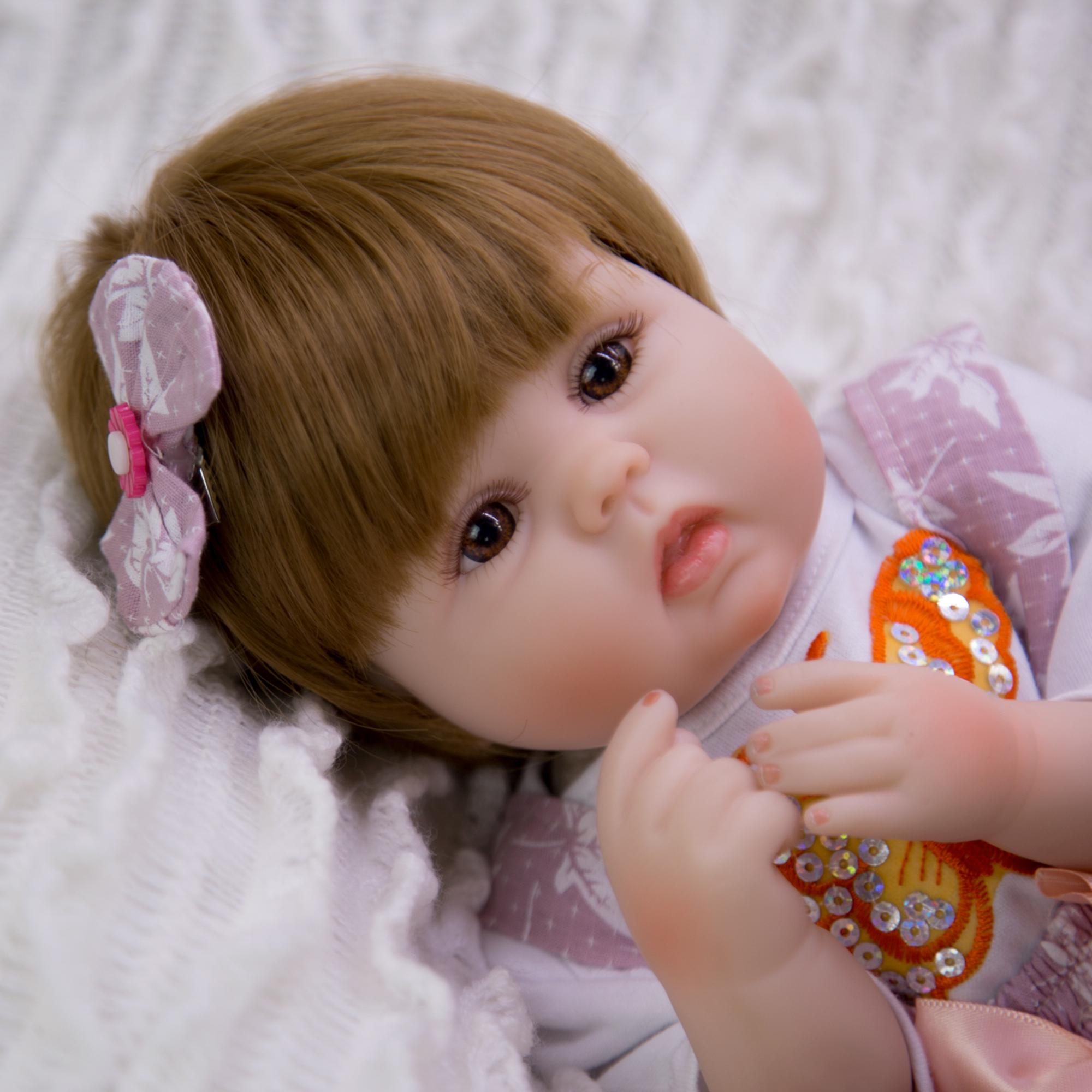 Изображение товара: KEIUMI Reborn Девочка Кукла 17 дюймов горячая Распродажа Reborn Menima тканевое тело Baby Reborn кукла для детей подарок на день ребенка