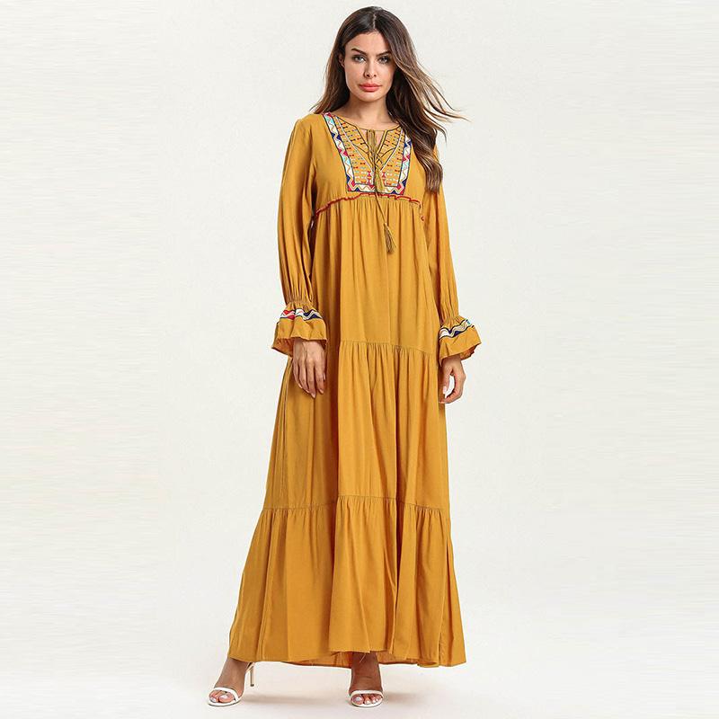 Изображение товара: Модное свободное Плиссированное женское платье средневосточного мусульманского стиля с длинными рукавами многослойное повседневное тонкое платье с вышивкой для лыж