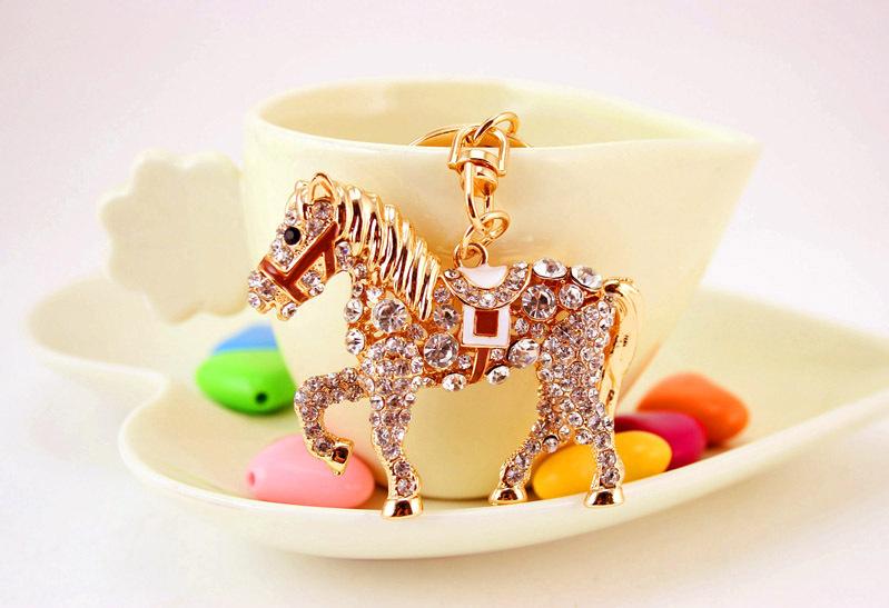 Изображение товара: Крутая лошадь ювелирные изделия Стразы Кристалл брелок животное брелок Мода Сумочка с брелоком брелок оптовая продажа