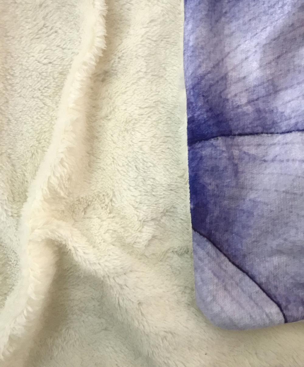 Изображение товара: Толстовка в клетку из аниме серии, одеяло с капюшоном из кораллового флиса, зимнее теплое детское одеяло для путешествий, самолета, дивана, кровати