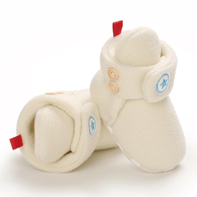 Изображение товара: Носки для маленьких мальчиков и девочек; Обувь для малышей; Однотонные ботиночки для малышей; Зимние мягкие Нескользящие теплые ботиночки для новорожденных; Мокасины