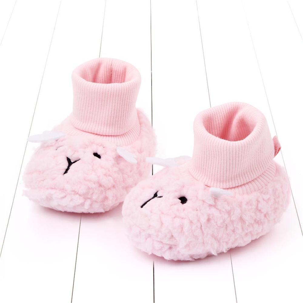Изображение товара: Утолщенная теплая плюшевая обувь на плоской подошве для маленьких овец, нескользящая обувь для маленьких девочек и мальчиков, обувь для начинающих ходить детей от 0 до 12 месяцев