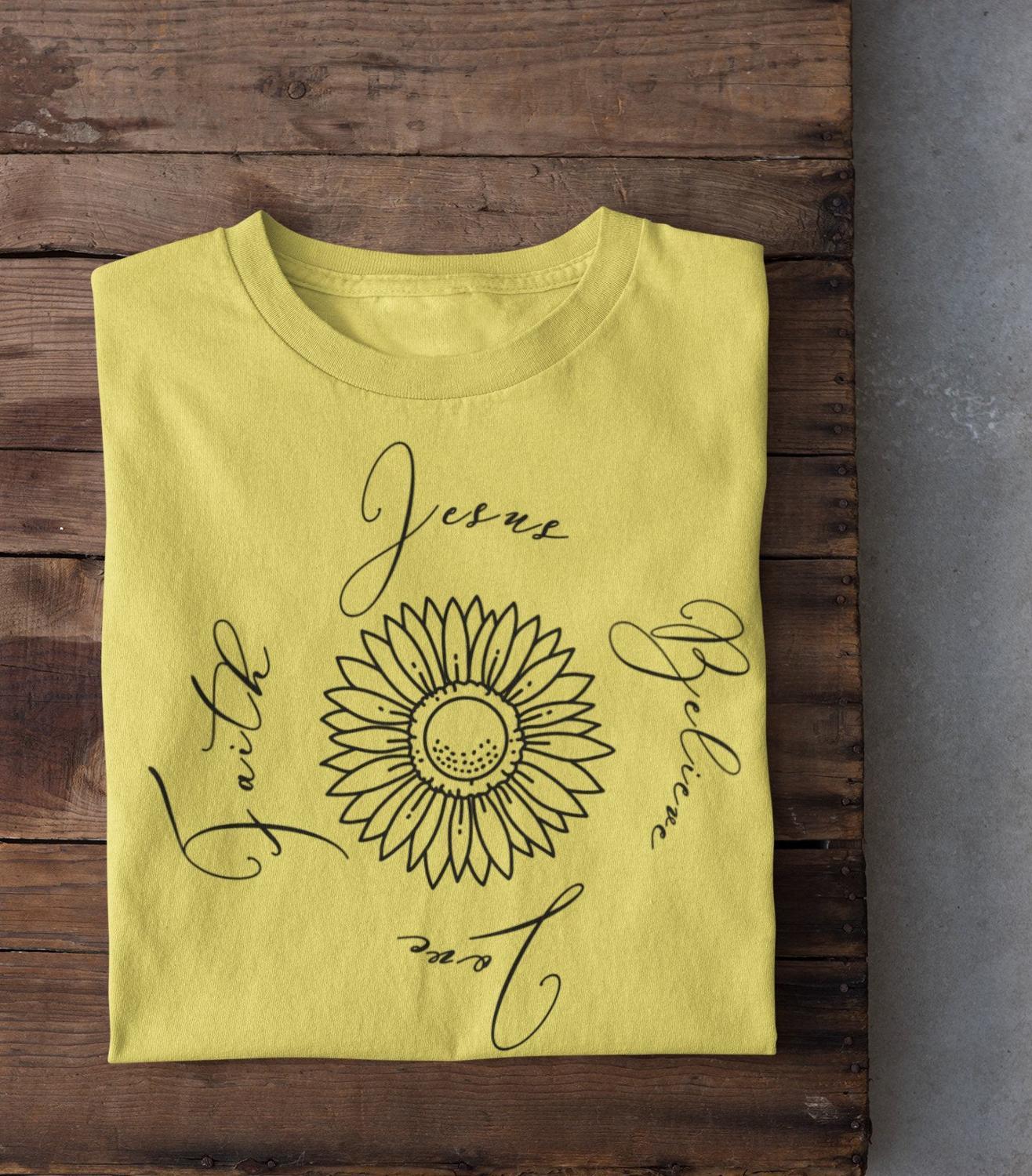 Изображение товара: Футболка с надписью «Sunflower вера в Иисуса», Повседневная рубашка с коротким рукавом в стиле унисекс, с изображением солнечного света, религии, подруги, подарок на день рождения, Властелин