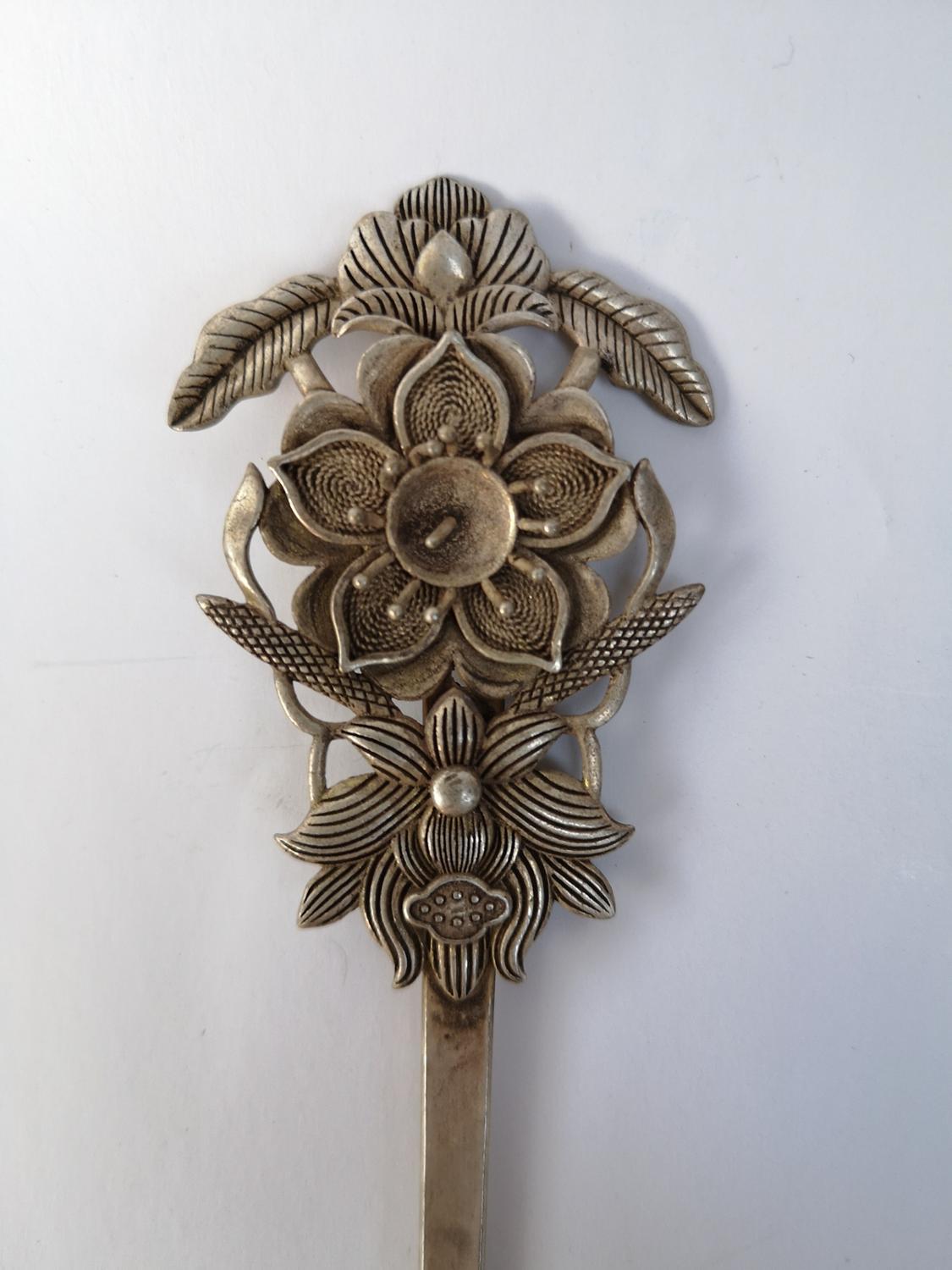 Изображение товара: YIZHU CULTUER художественная коллекция Старый китайский Тибетский серебристый резной цветок декоративные шпильки для волос подарок