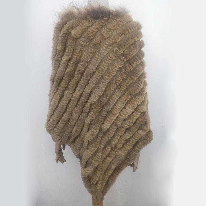 Изображение товара: Женское Вязаное пончо, свободный Настоящий мех кролика, отделка мехом енота, модная Длинная накидка из натурального меха, Женская шаль из кроличьего меха