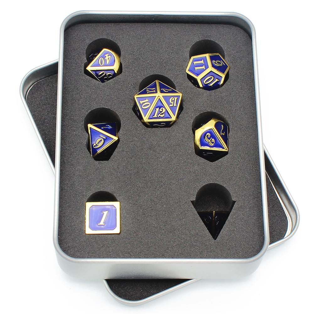 Изображение товара: Металлические игральные кубики D4 D6 D8 D10 D % D12 D20 с черным мягким мешочком на шнурке для игр ролевые игры, настольные золото и Королевский синий 7 шт. в коробке