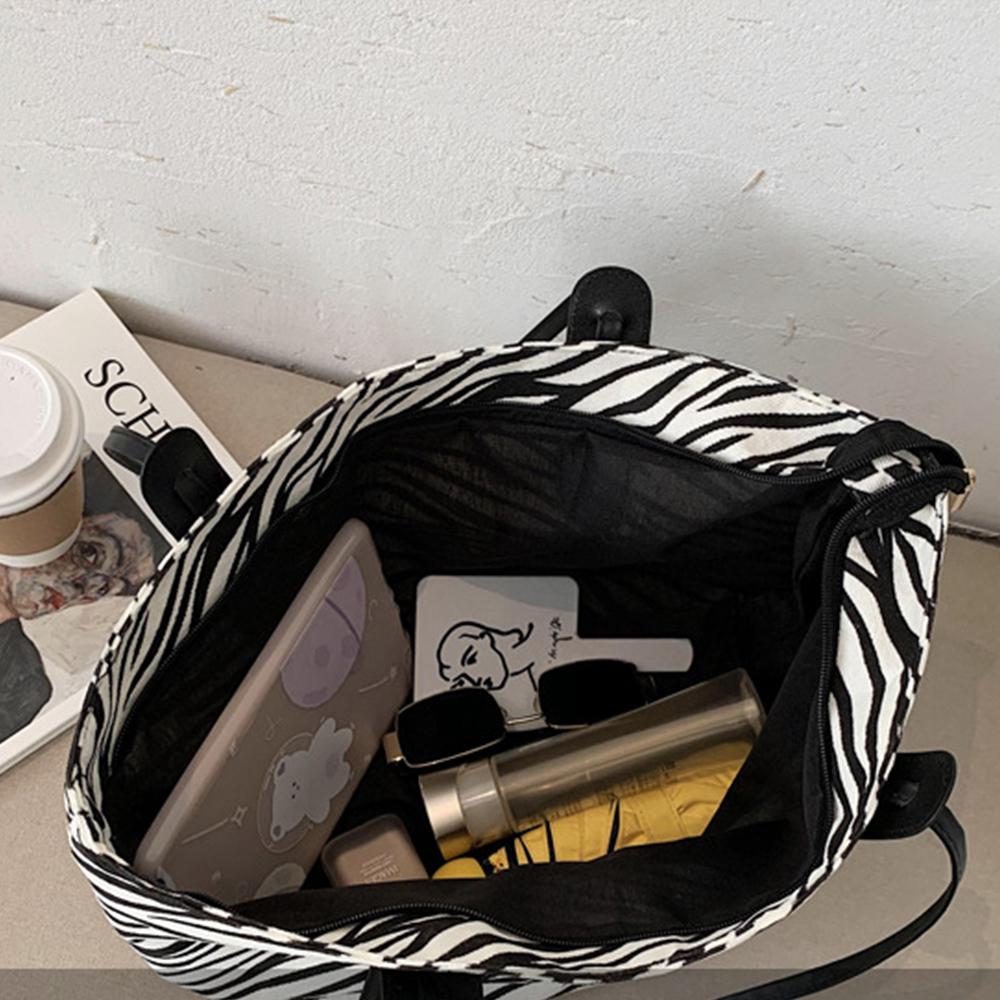 Изображение товара: Новинка 2020, модная сумка-мессенджер через плечо в полоску, вместительные повседневные сумки-тоуты, сумки с принтом зебры, Женский кошелек и сумочки