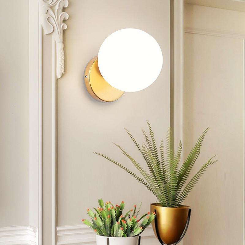 Изображение товара: Современная простая настенная лампа с одной головкой, прикроватная лампа для спальни, лампа для лестницы, комнатная лампа, креативный купольный комнатный светильник с крестообразным зеркалом