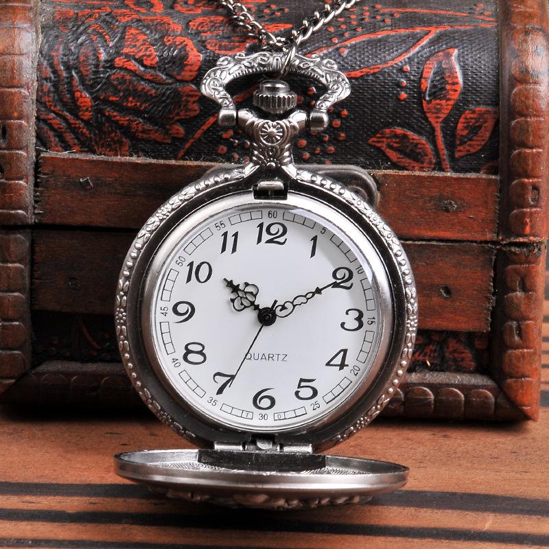 Изображение товара: 9019 дизайнерские кварцевые карманные часы с полым цветком и золотым циферблатом 600, оптовая продажа с завода, большие кварцевые карманные часы, трендовые