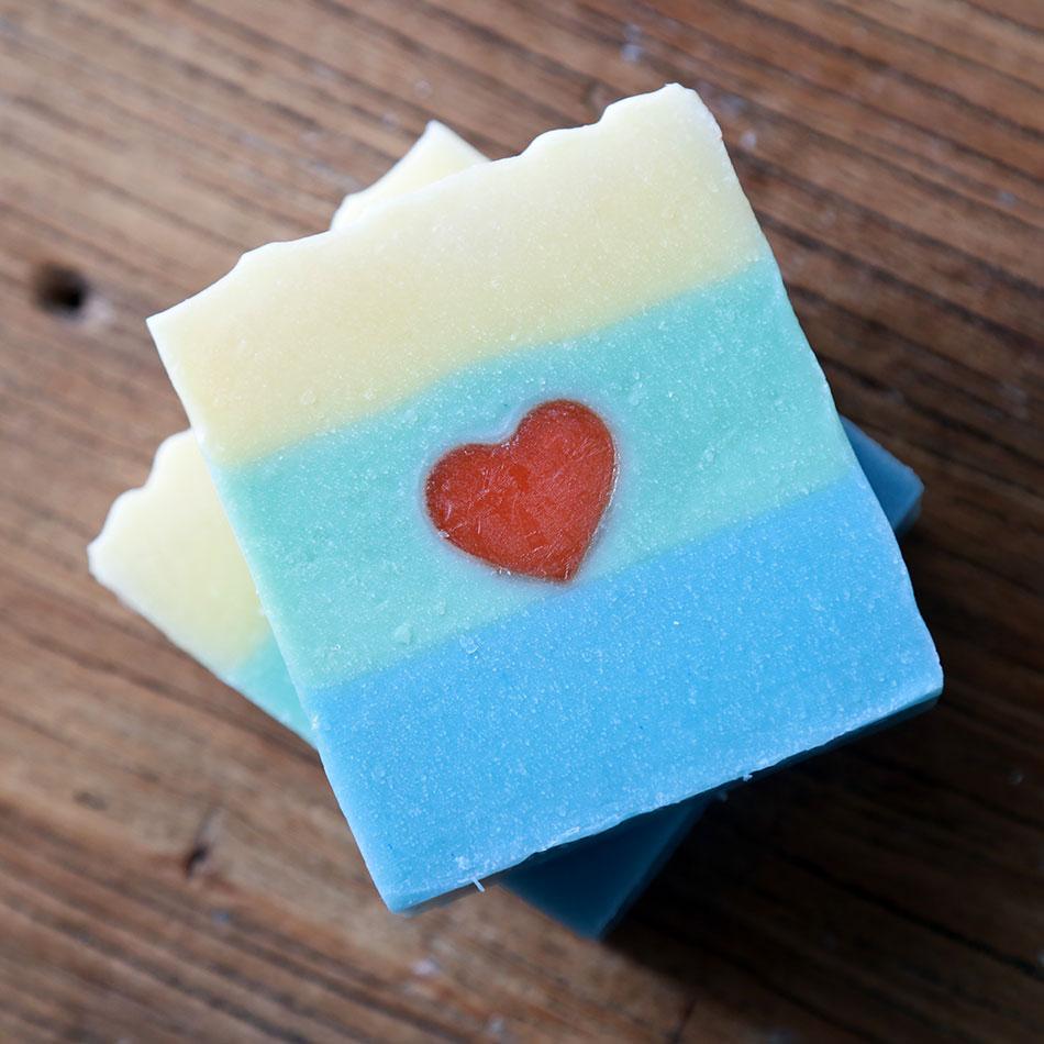 Изображение товара: Полосатое мыло ручной работы с уникальным узором в виде сердца, искусственное мыло, классическое домашнее мыло для ухода за кожей
