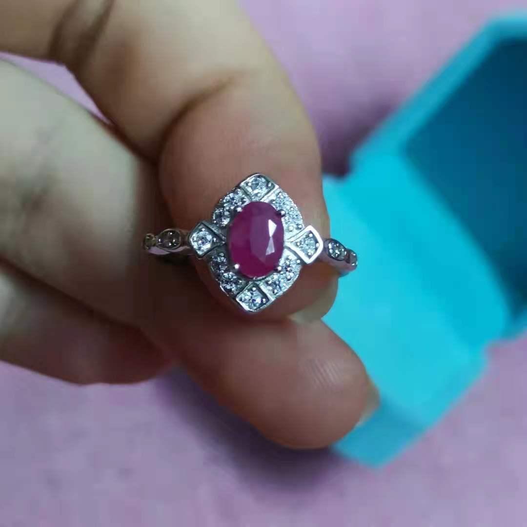 Изображение товара: S925 Стерлинговое Серебро инкрустированные натуральные Рубины кольца для женщин кольцо простое и щедрое кольцо с натуральным камнем обручальное кольцо