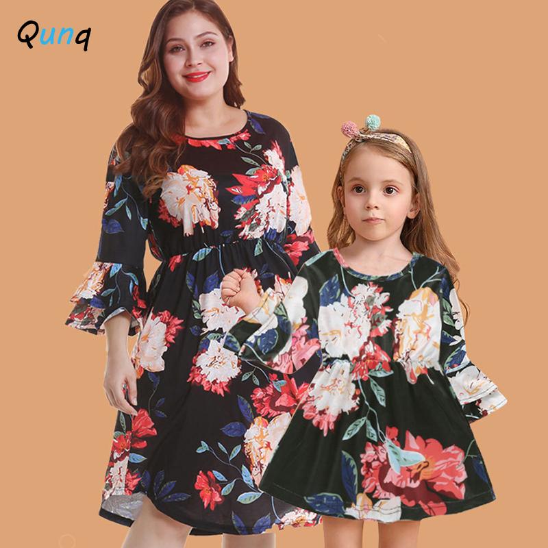 Изображение товара: Платье для мамы и дочки, с цветочным принтом, с длинным Расклешенным рукавом, хлопковое, для весны и осени
