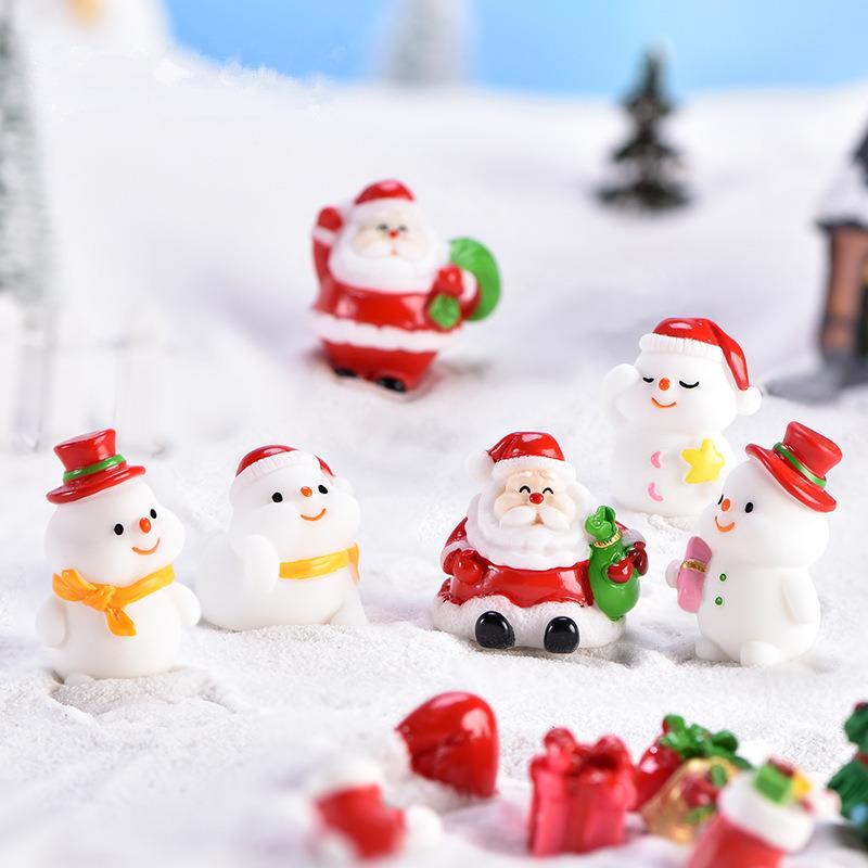 Изображение товара: 1 шт. миниатюрный Снеговик из смолы, миниатюрный пейзаж, фигурки Санта-Клауса, снеговика, сказочный садовый кукольный домик, Рождественские декоративные игрушки