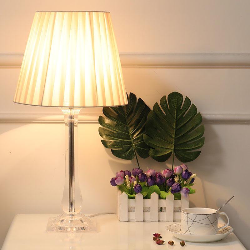 Изображение товара: Нордическая современсветодиодный светодиодная прикроватная лампа, лампа для гостиной, спальни, декоративное освещение, настольная лампа, художественный стол, лампа 220 В
