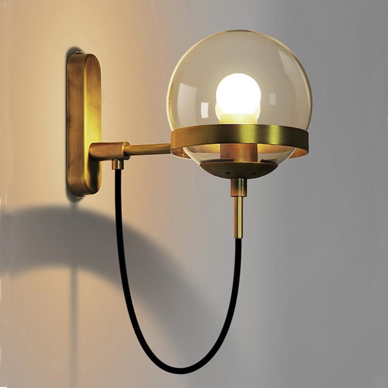 Изображение товара: Светодиодная настенная лампа LukLoy в скандинавском стиле, настенный светильник со стеклянным шаром в стиле ретро, Золотая лампа для стены в стиле постмодерн, для вестибюля, для бальной комнаты, гостиной