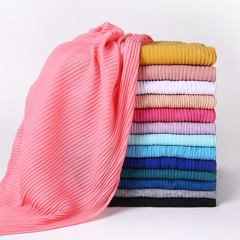 Изображение товара: Мусульманский шарф Джерси-шарф для женщин зимние теплые простые эластичные плиссированные хлопковые шали и обертывания повязка на голову большой размер хиджаб шарфы