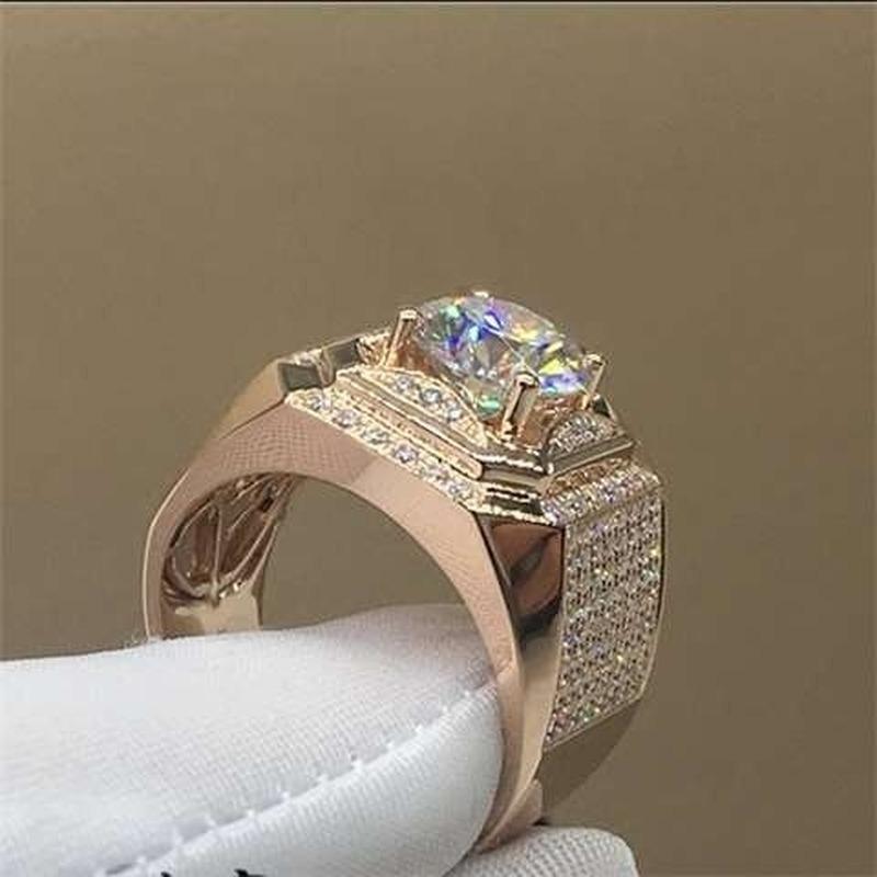 Изображение товара: Zircon Wide Version Men's Rings Fashion Creative Rhinestone Prong Setting Ring New Trapezoid Style Ring for Men Handmade Jewelry