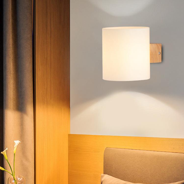 Изображение товара: Новый современный креативный прикроватный светодиодный настенный светильник в скандинавском стиле из массива дерева простые лампы для гостиной коридора отеля