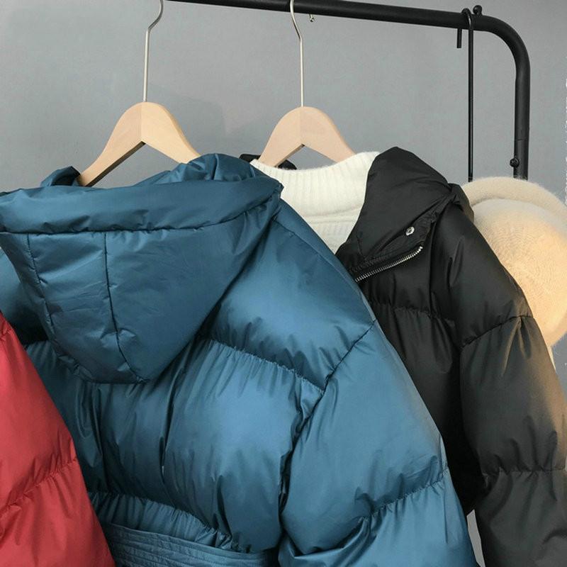 Изображение товара: Женские однотонные парки оверсайз с поясом и капюшоном на молнии, зима 2021, женское теплое пальто, корейская мода, куртка