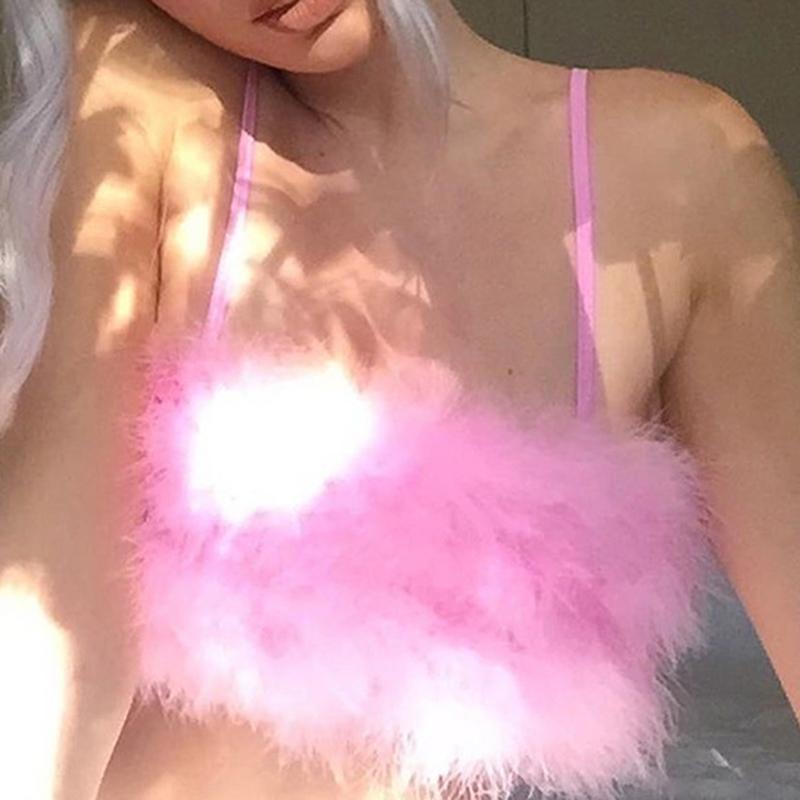 Изображение товара: Модный сексуальный топ на тонких бретельках с розовым пером 2020 женский топ без рукавов топы Вечеринка клуб уличная одежда