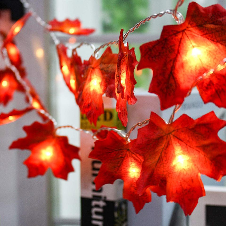 Изображение товара: Гирлянда Xsky сказочная с 10/20/30 светодиодами, уличное праздничное украшение с кленовыми листьями на батарейках для дома и Рождества, 2 шт.