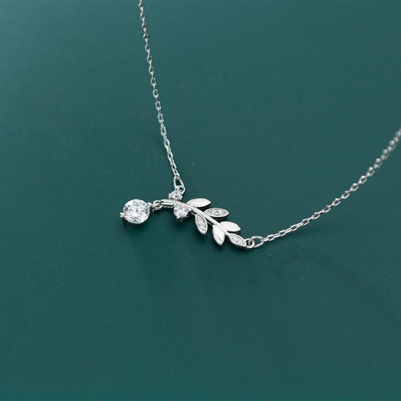 Изображение товара: Женское ожерелье из серебра S925 пробы, ювелирное изделие в Корейском стиле, модная цепочка до ключицы с листьями и свежими бриллиантами, праздничные подарки